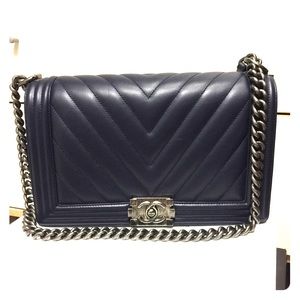 Authentic 💯 Chanel Chevron Le boy flap New Medium